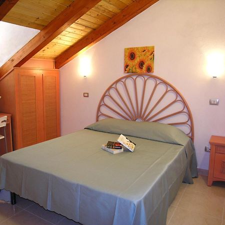 Hotel Resort Rocca Di Vadaro Капо Ватикано Стая снимка