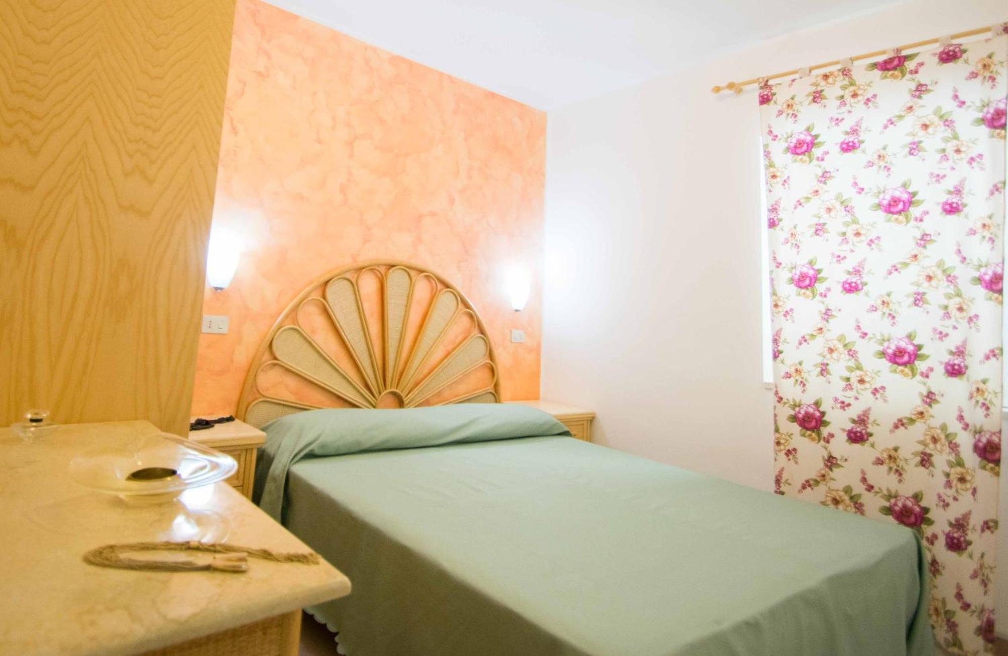 Hotel Resort Rocca Di Vadaro Капо Ватикано Стая снимка